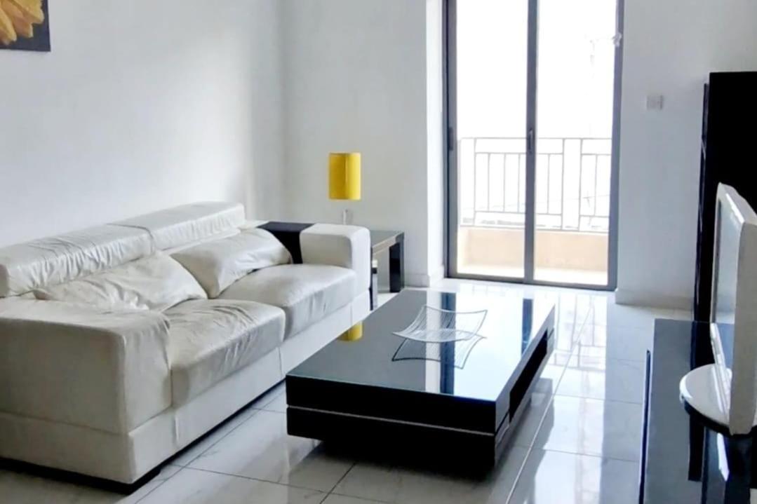 Apartment Lovey Flat For 7 People In St Julians
